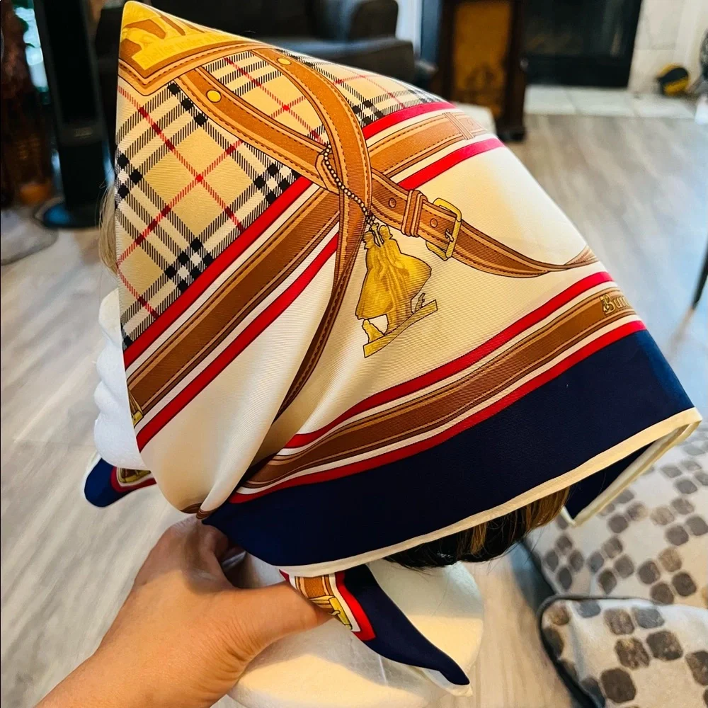 Vintage Burberry scarf silk like new rating 10/9.75